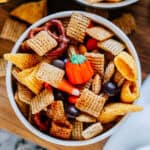 Sweet and delicious, this simple fall snack mix is perfect for your fall gatherings!